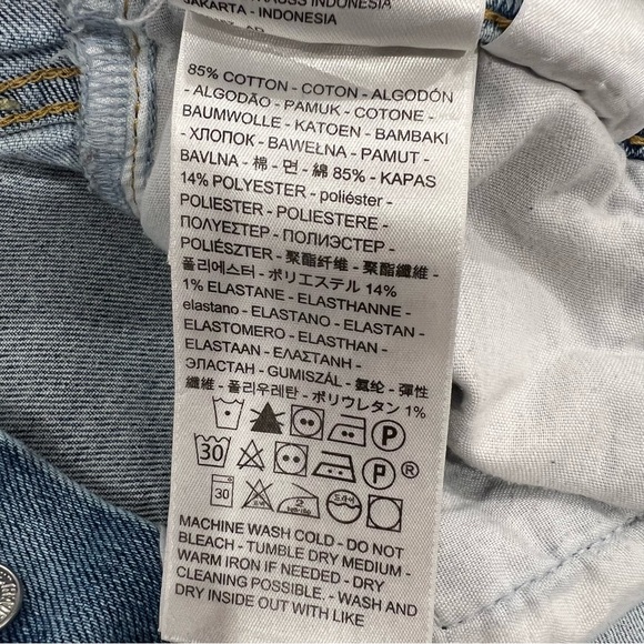 Levi’s Women’s Sz 24 Ribcage Straight Distressed Light Wash Jean - Picture 14 of 16